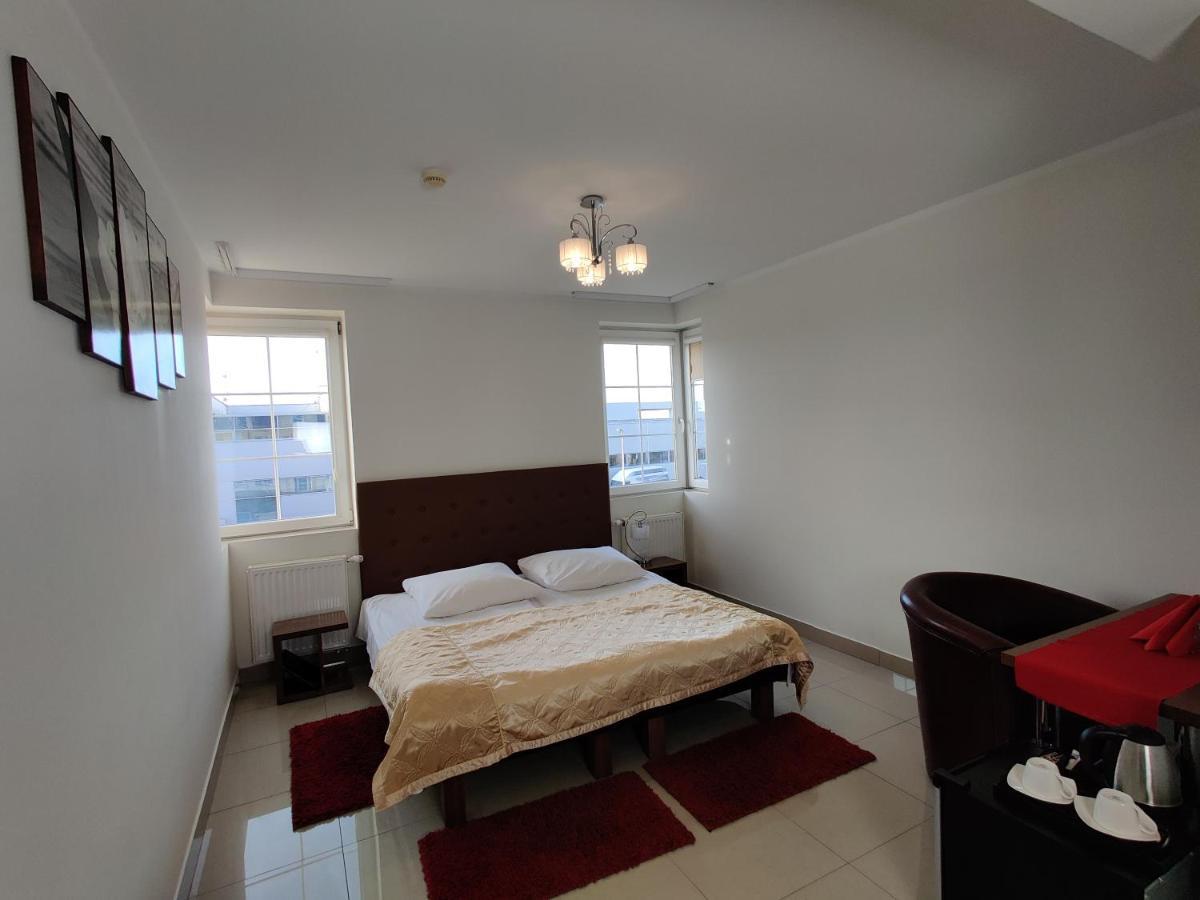 Belweder Aparthotel Porosly Bagian luar foto