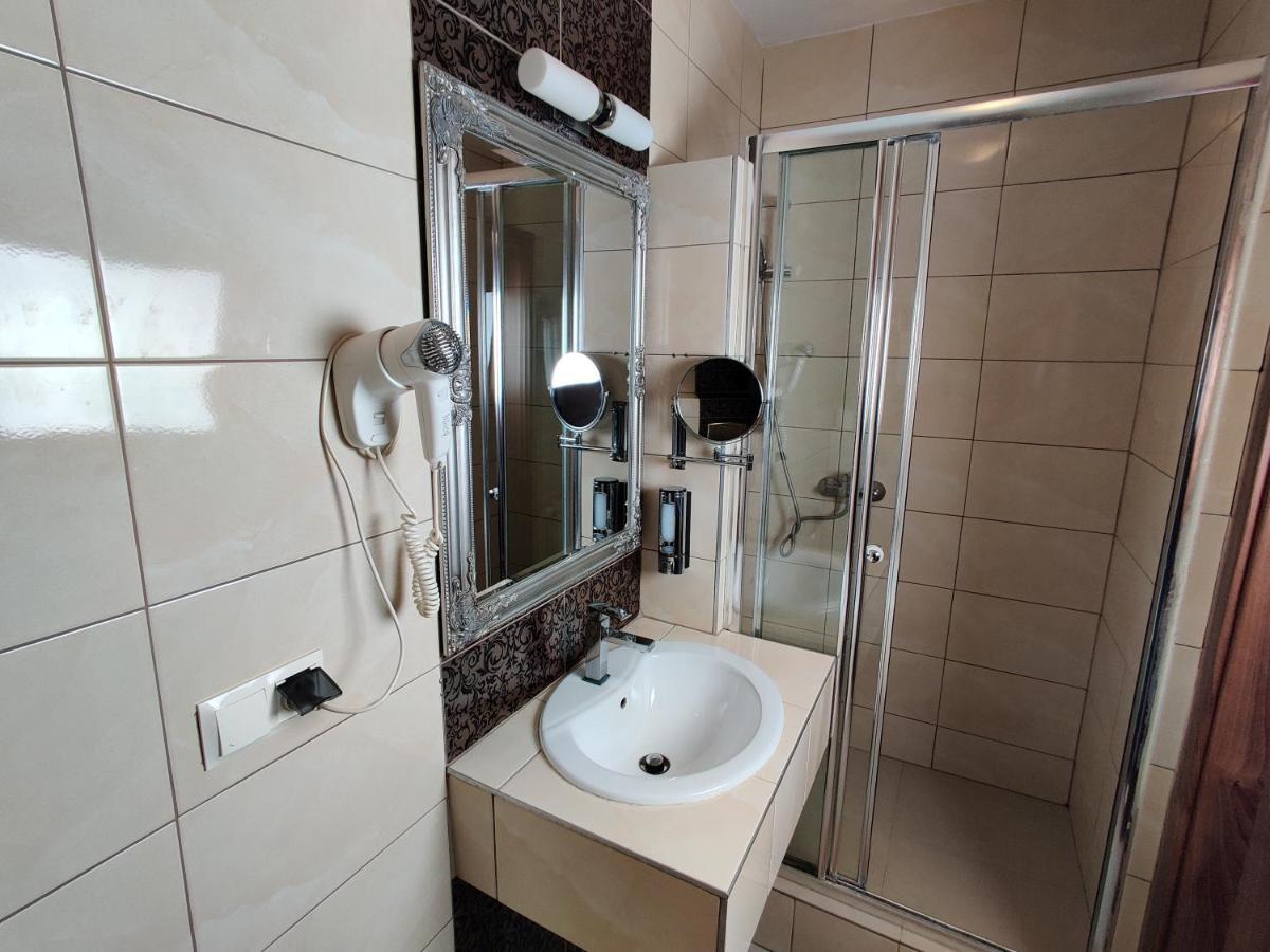 Belweder Aparthotel Porosly Bagian luar foto