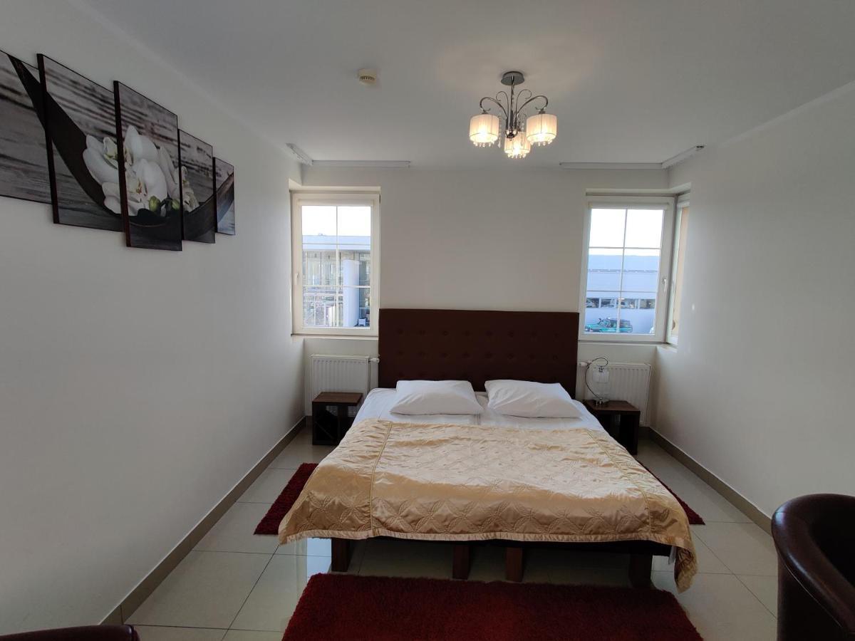 Belweder Aparthotel Porosly Bagian luar foto