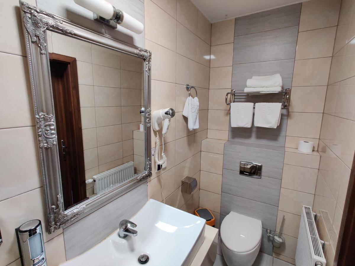 Belweder Aparthotel Porosly Bagian luar foto