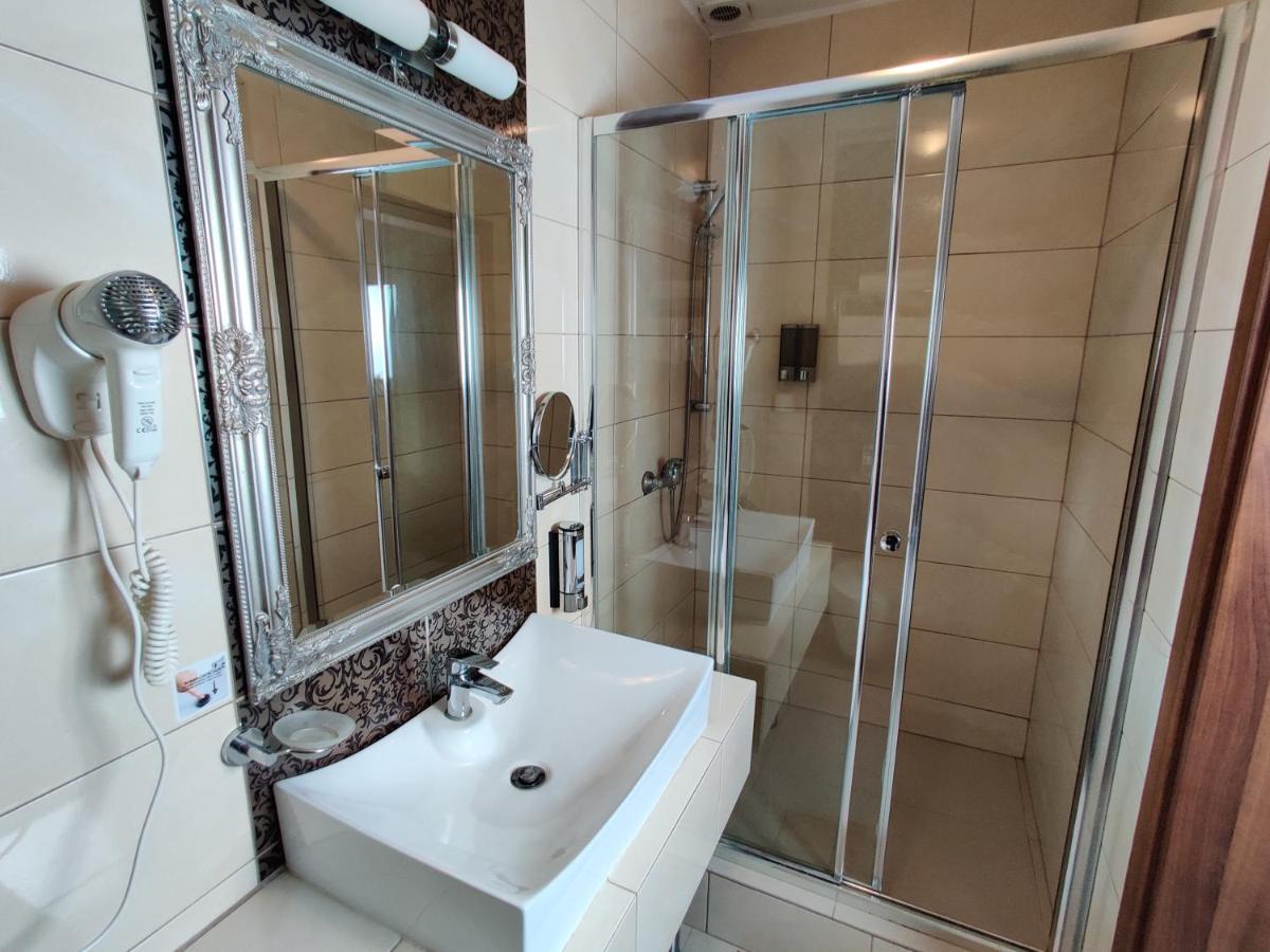 Belweder Aparthotel Porosly Bagian luar foto