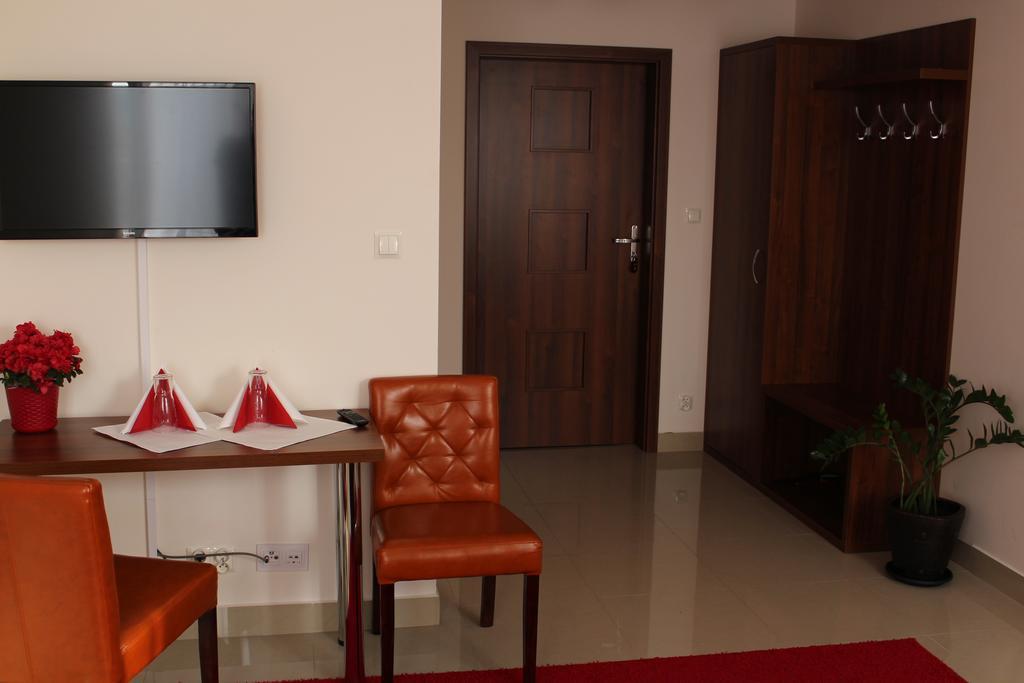 Belweder Aparthotel Porosly Ruang foto